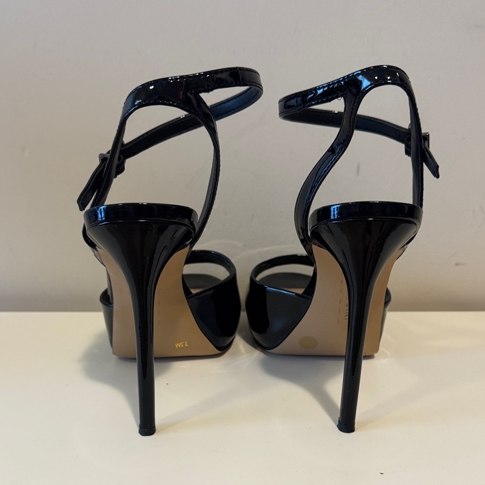 Gianni Bini Elegant Black Patent Leather Stilettos size 7.5 - Picture 4 of 6